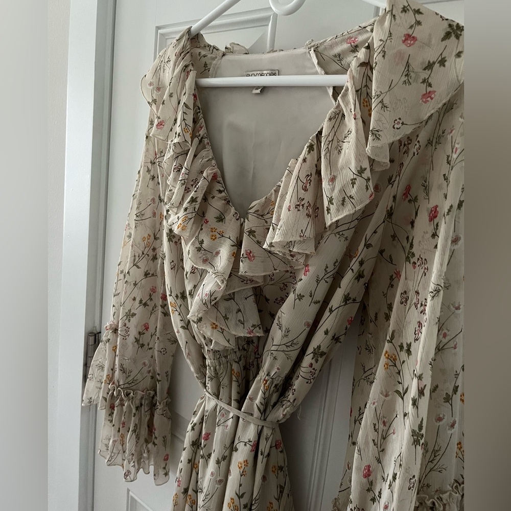 Eva Mendes floral flouncy dress small